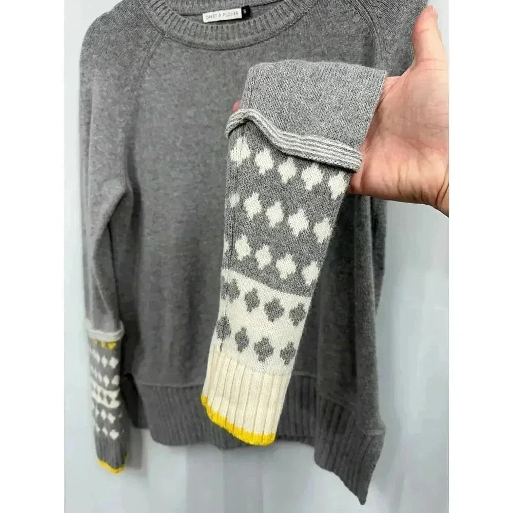 Gray Crew Neck Sweater With Patterned Sleeves - image 6